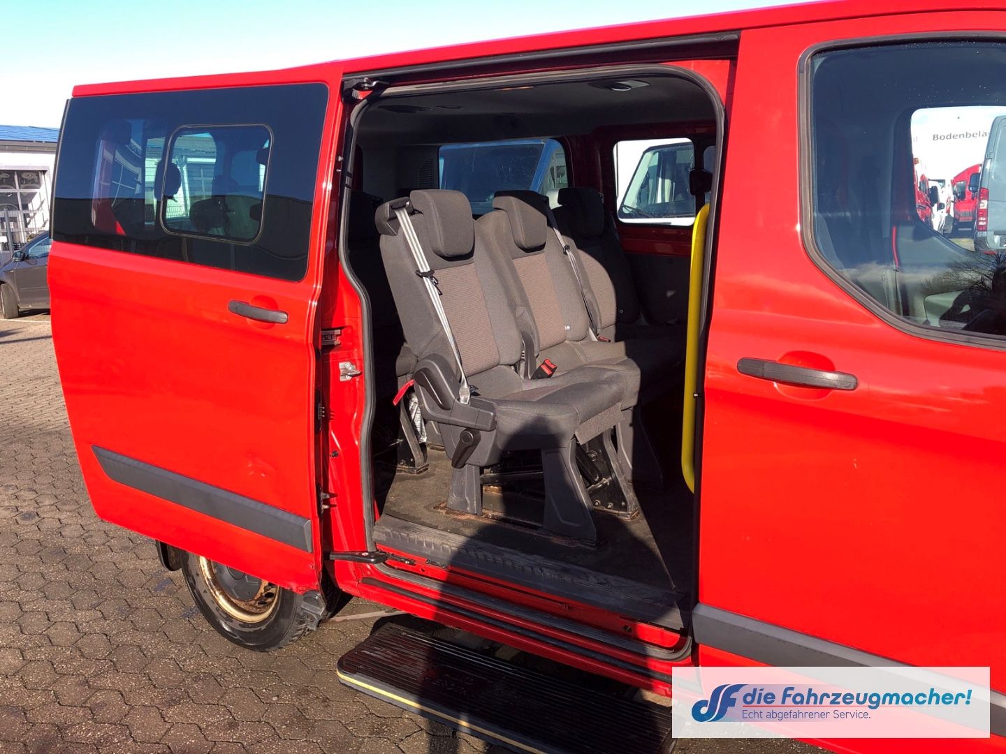 Fahrzeugabbildung Ford Transit Custom Kombi 300 L1 2.2 TDCi *2415 *KLIM