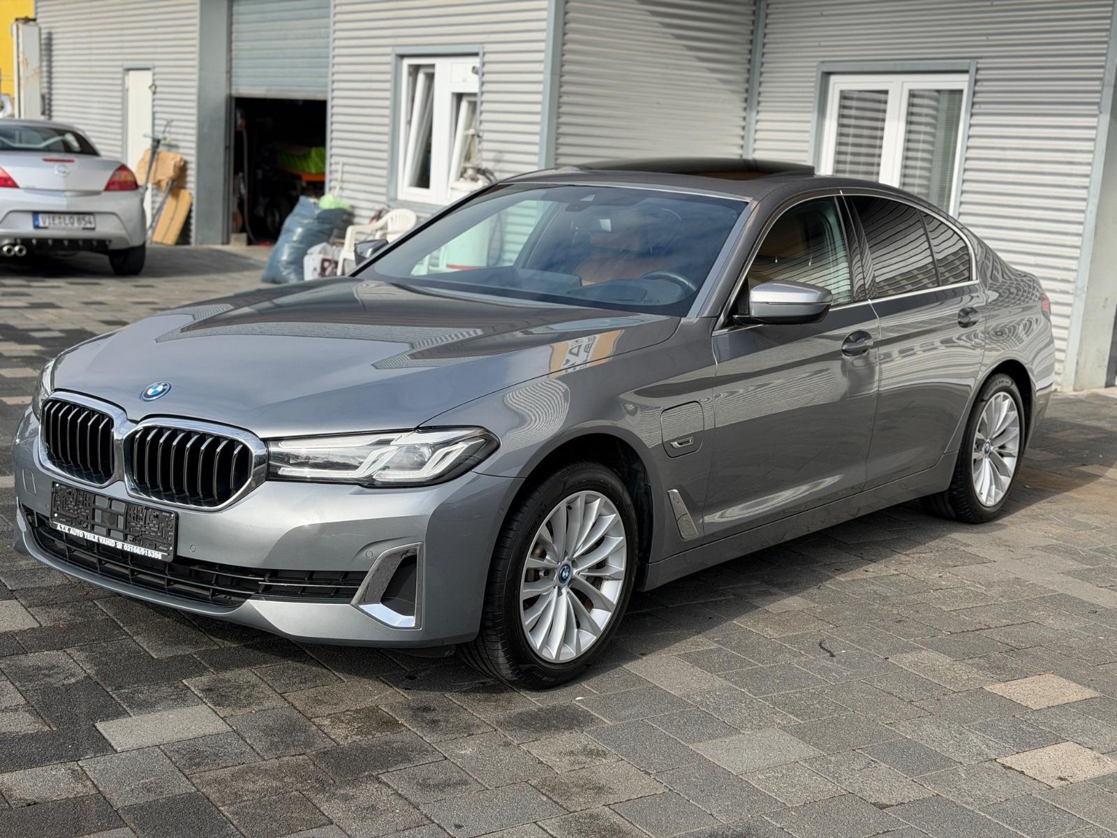 BMW 530e Luxury HUB SBdach Distron KEY-Go Memory