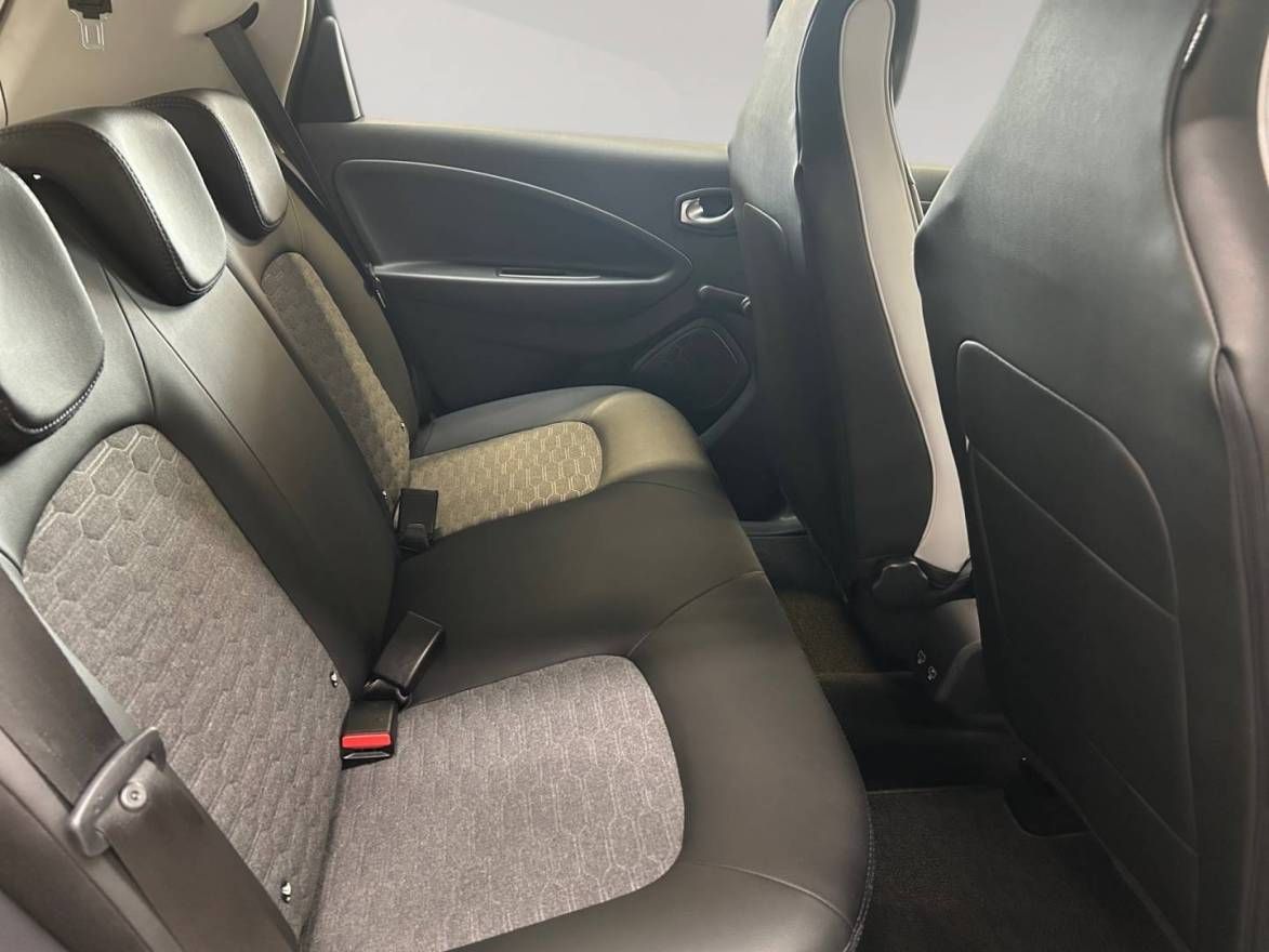 Fahrzeugabbildung Renault ZOE EXPERIENCE R110 Z.E. 50 Batteriemiete