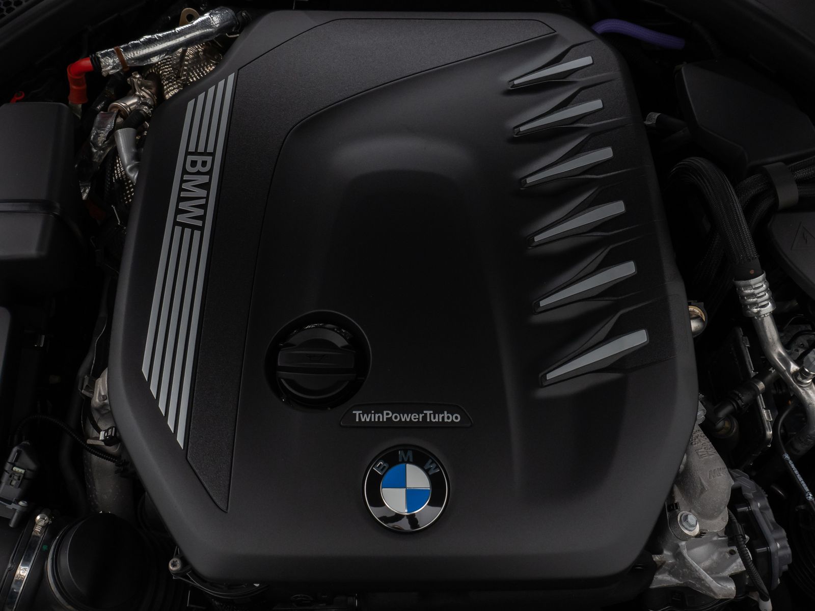 Fahrzeugabbildung BMW 330d xD M Sport Kamera HUD DAB H/K LED 19Zoll