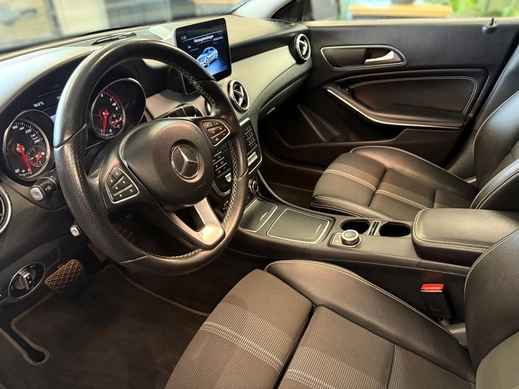 Mercedes-Benz CLA 180