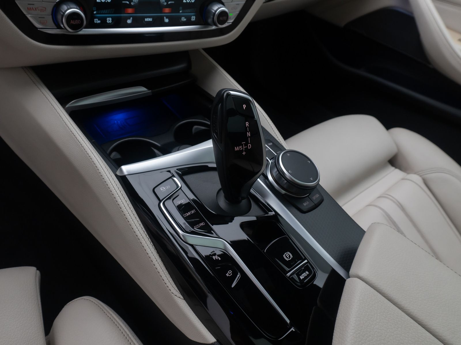 Fahrzeugabbildung BMW 540d xD M Sport 360° HUD DAB H/K Panorama 20Zoll