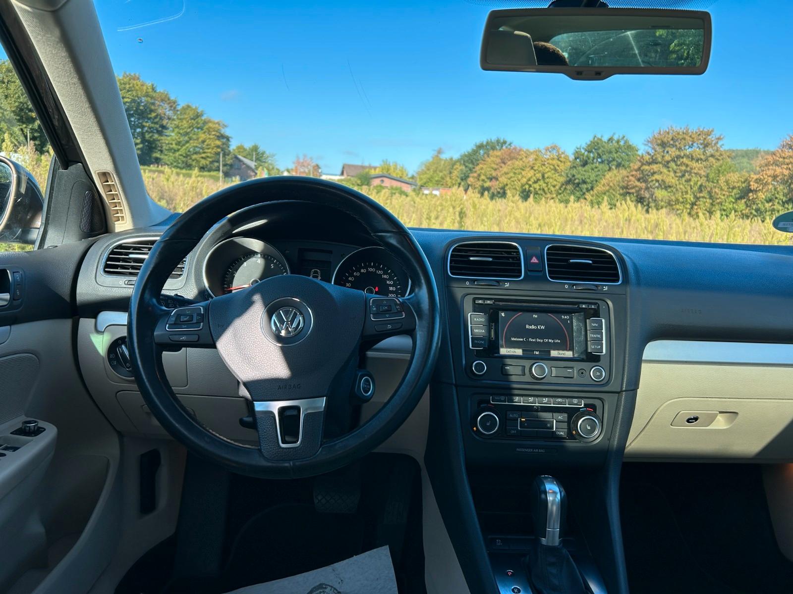 Volkswagen Golf 2011 — photo 17