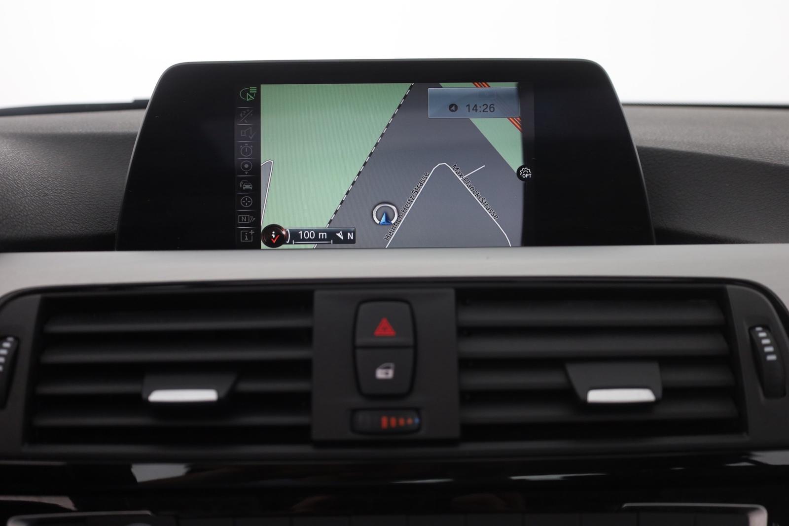 BMW 320i Touring Advantage LED Navi Schiebedach AHK