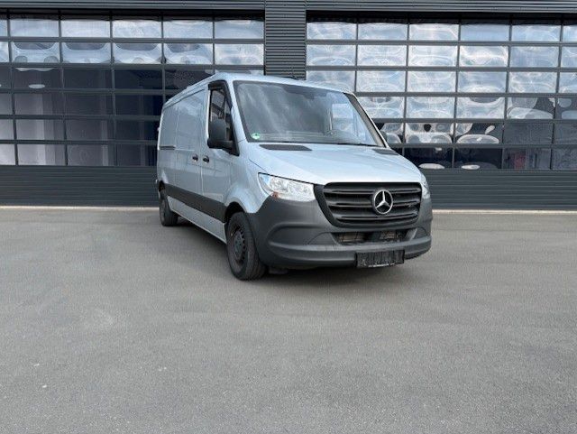 Image of Mercedes-Benz Sprinter