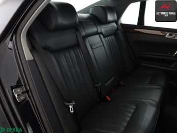 Volkswagen Phaeton - 12