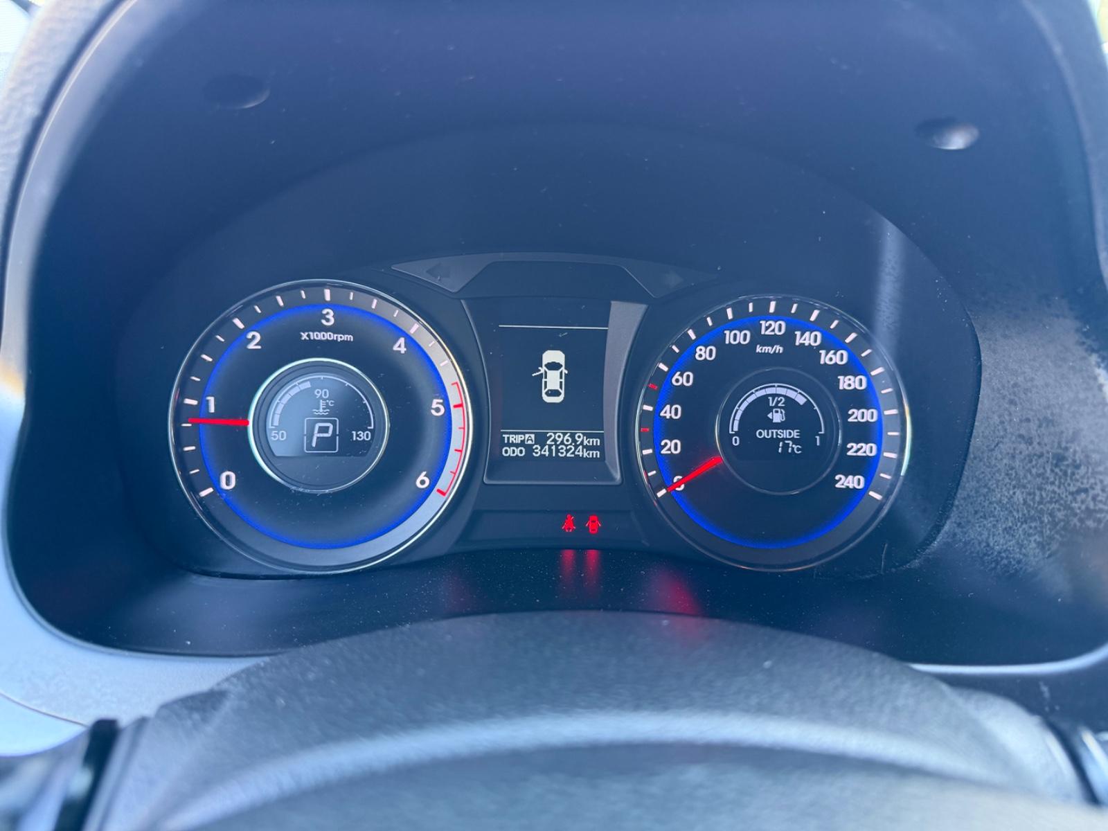 Hyundai i40 2013 — photo 9