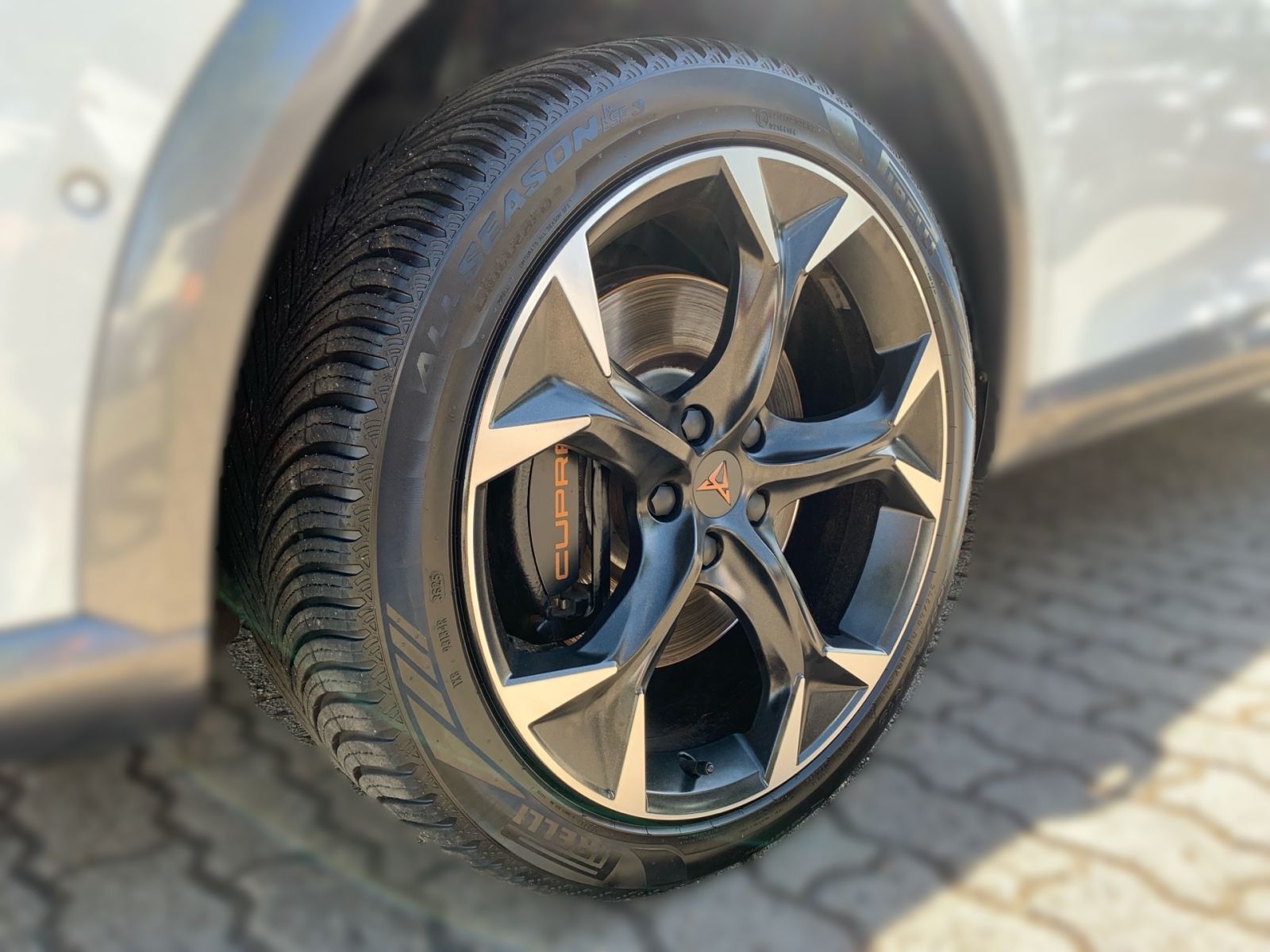 Fahrzeugabbildung CUPRA Formentor VZ 2.0 TSI 4Drive OPF