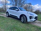Porsche Macan Turbo Turbo - Porsche Gebrauchtwagen in Stuttgart