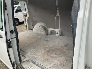 Volkswagen T6 Transporter - 12