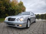 Mercedes-Benz E 200 KOMPRESSOR T CLASSIC Classic