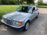 Mercedes-Benz 280 E W 124 1.Hand ,scheckheft Mopf 1 - Mercedes-Benz 280 in Stuttgart