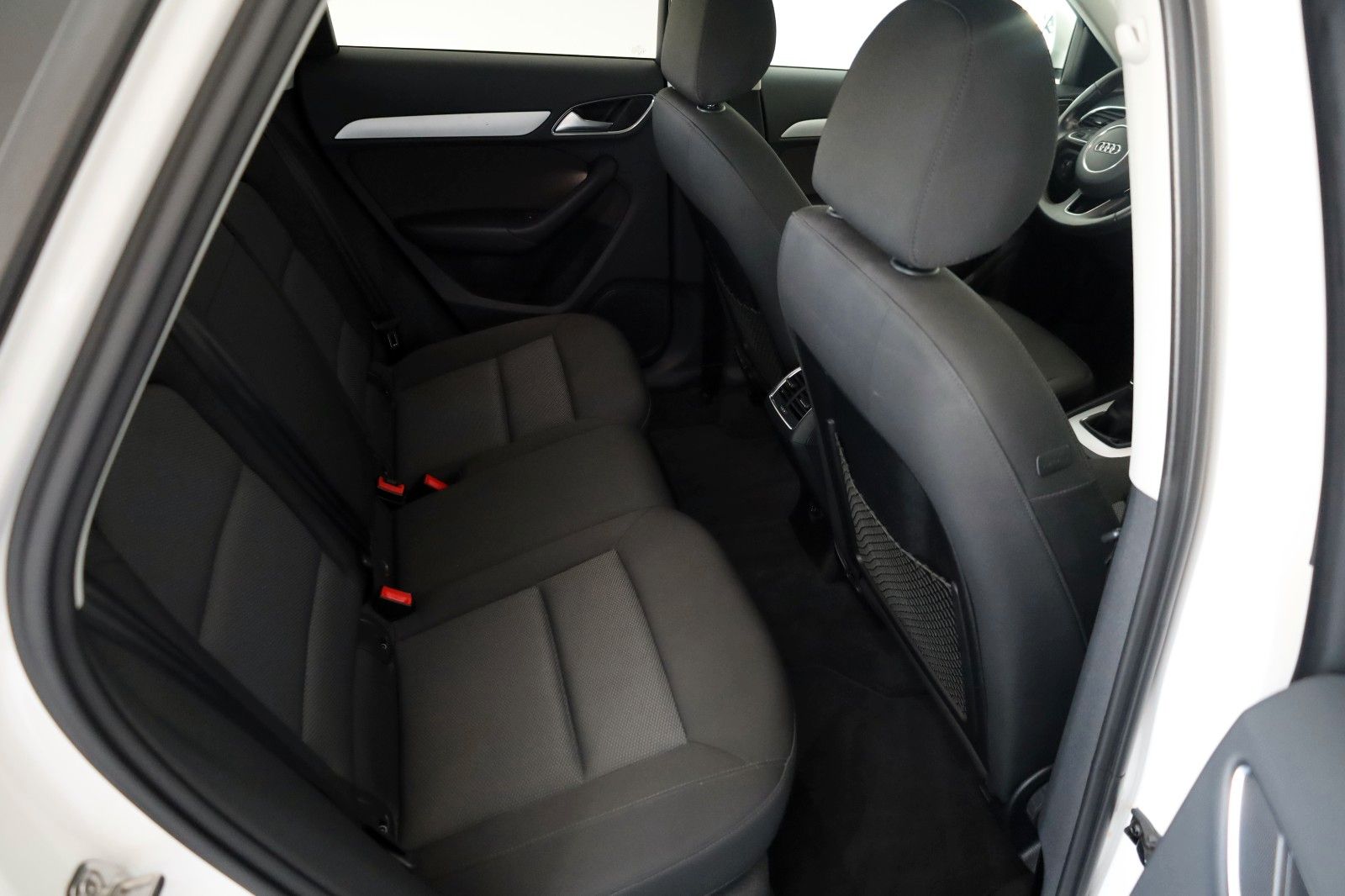 Fahrzeugabbildung Audi Q3 1.4 TFSI Paket S Line Navi,Xenon,SH,AHK,SR+WR