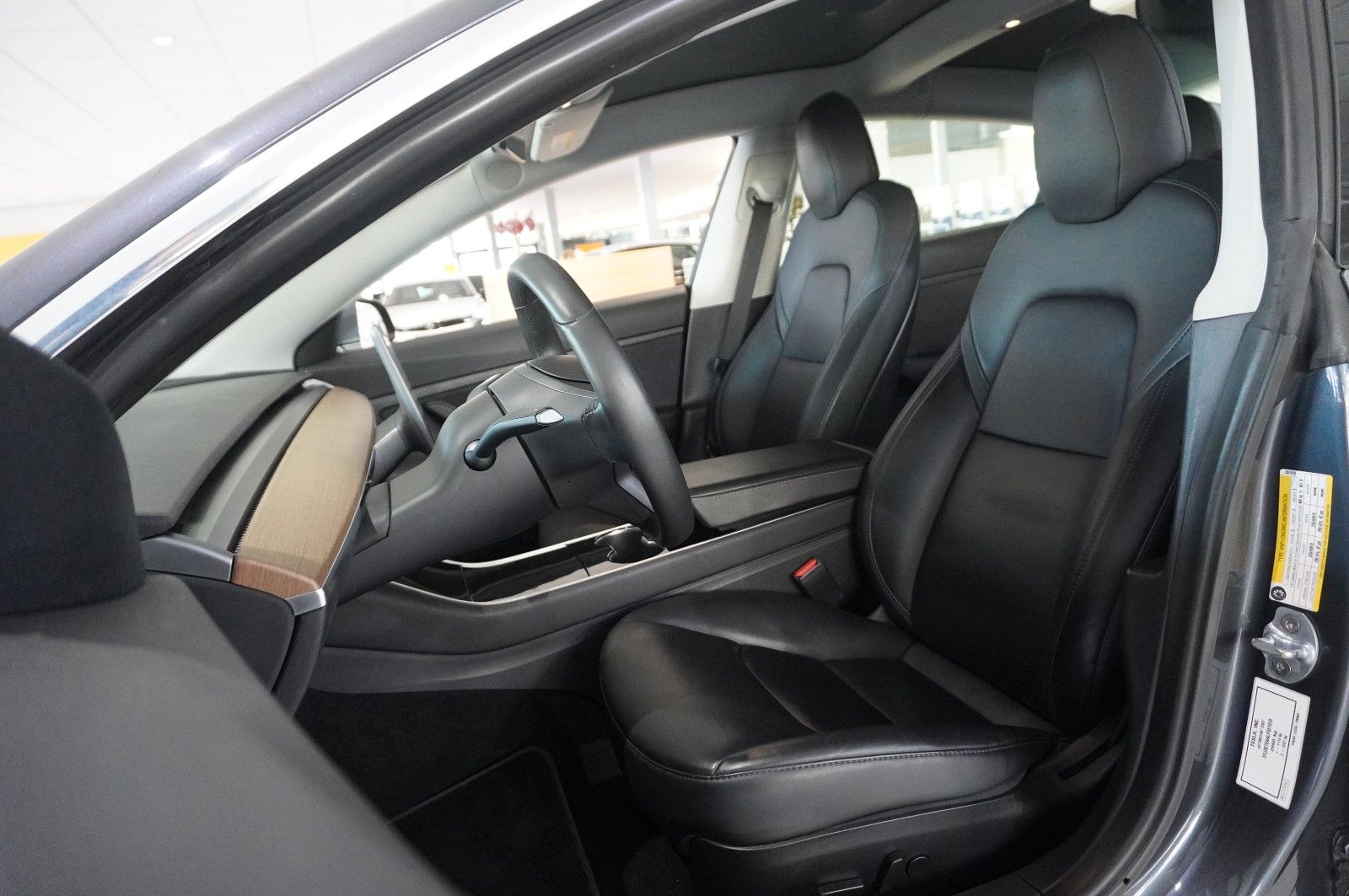 Fahrzeugabbildung Tesla Model 3 Standard Range Plus NAVI/KAMERA/SH/PANO