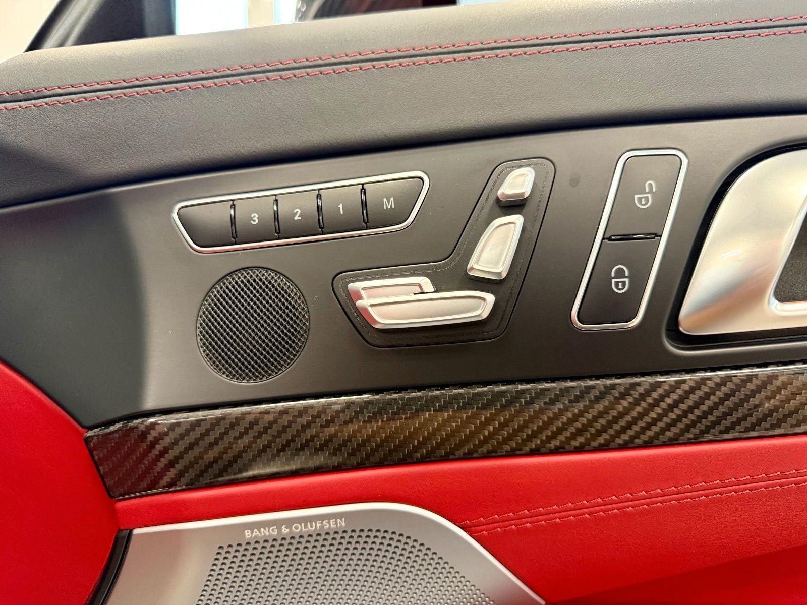 Fahrzeugabbildung Mercedes-Benz SL 63 AMG Edition 1 Performance/Designo/Carbon