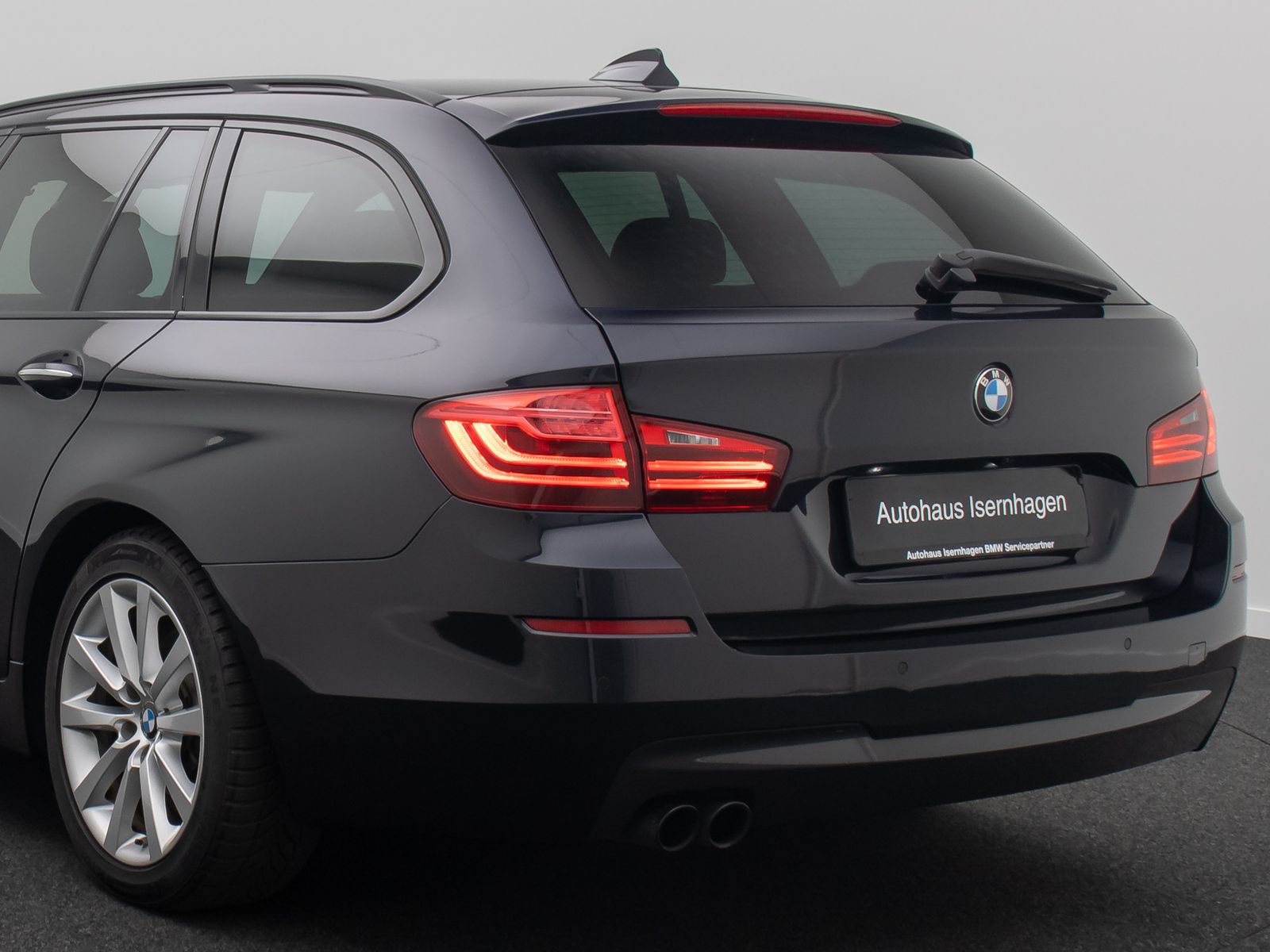 Fahrzeugabbildung BMW 525d xD M Sport Kamera HUD Alarm HiFi Komfort