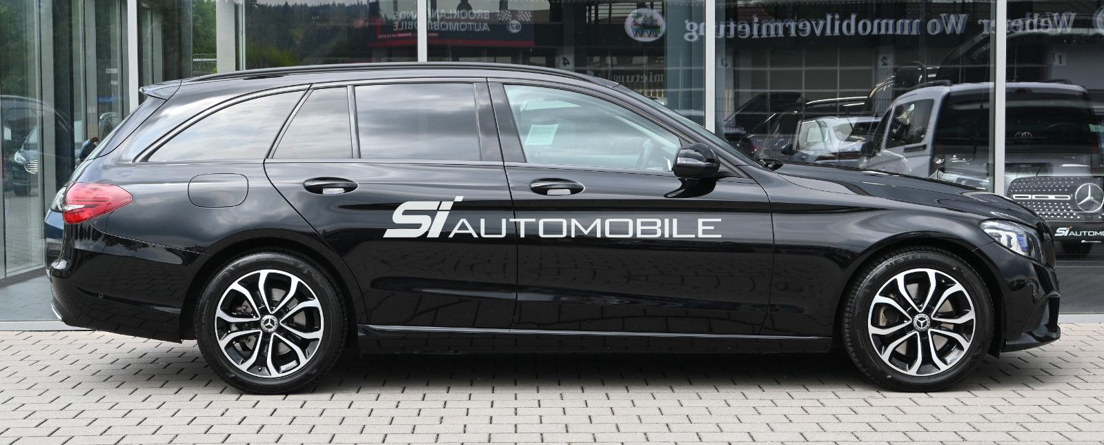Fahrzeugabbildung Mercedes-Benz C 300 T Aut. Avantgarde °NIGHT°MULTIBEAM°KAMERA°