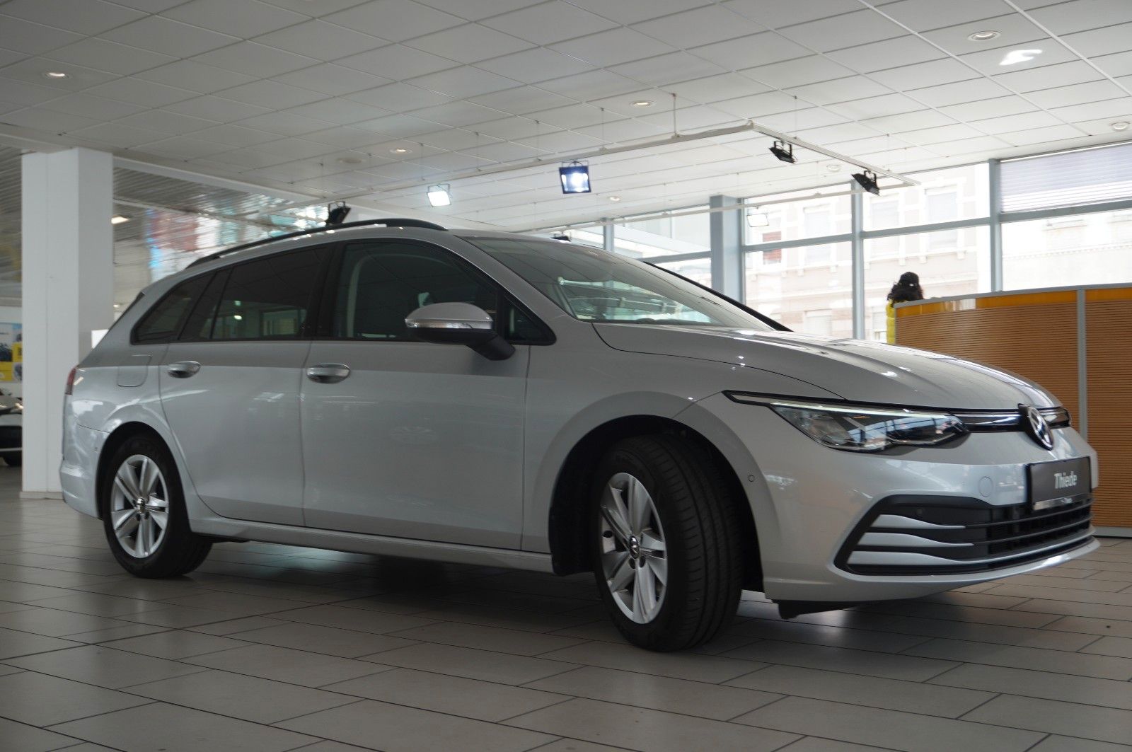 Fahrzeugabbildung Volkswagen Golf VIII Variant 2.0 TDI LIFE NAVI/LED/KAMERA
