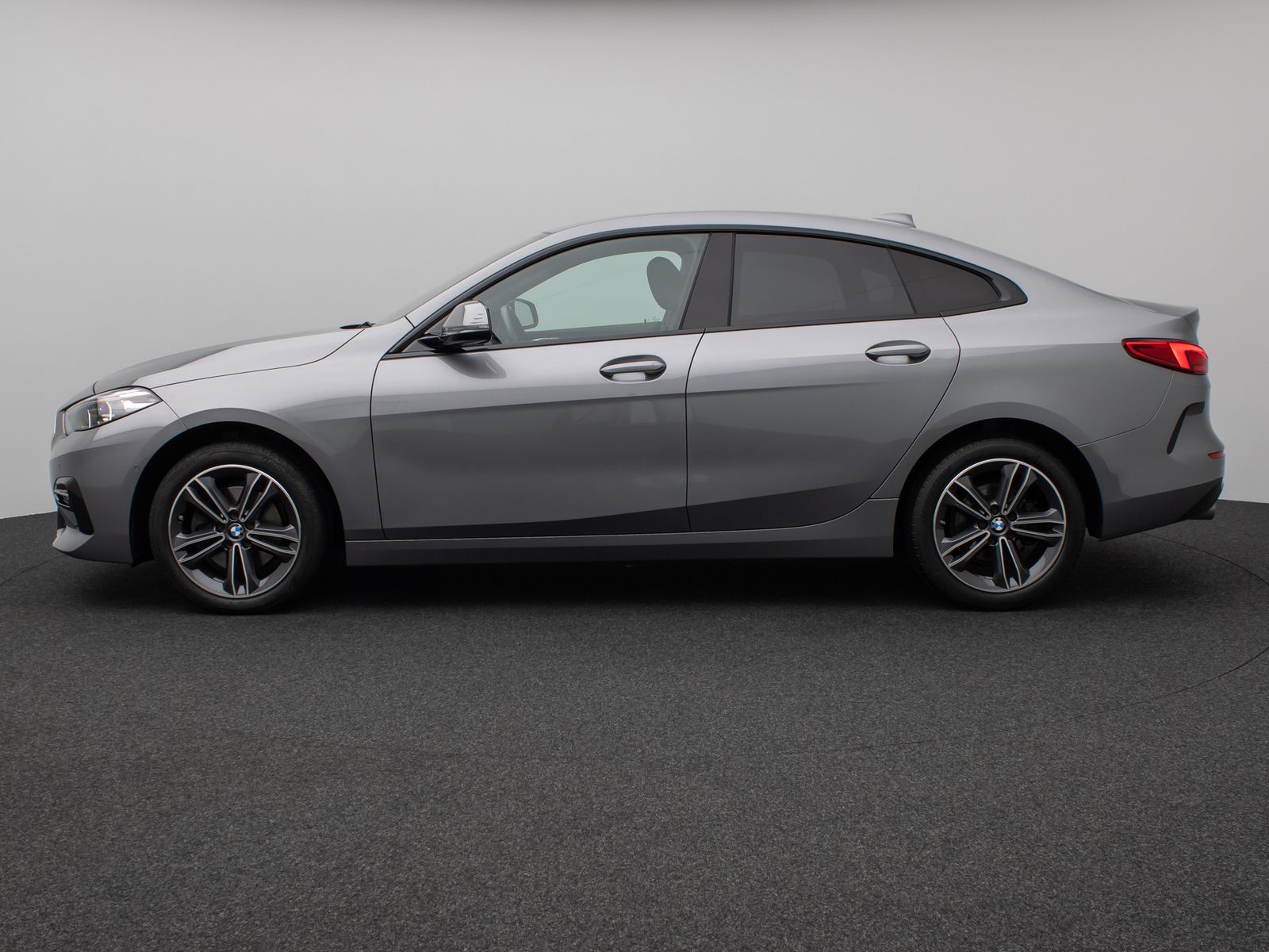 Fahrzeugabbildung BMW 218i Gran Coupé SportLine DAB PDC DrivAssist LED