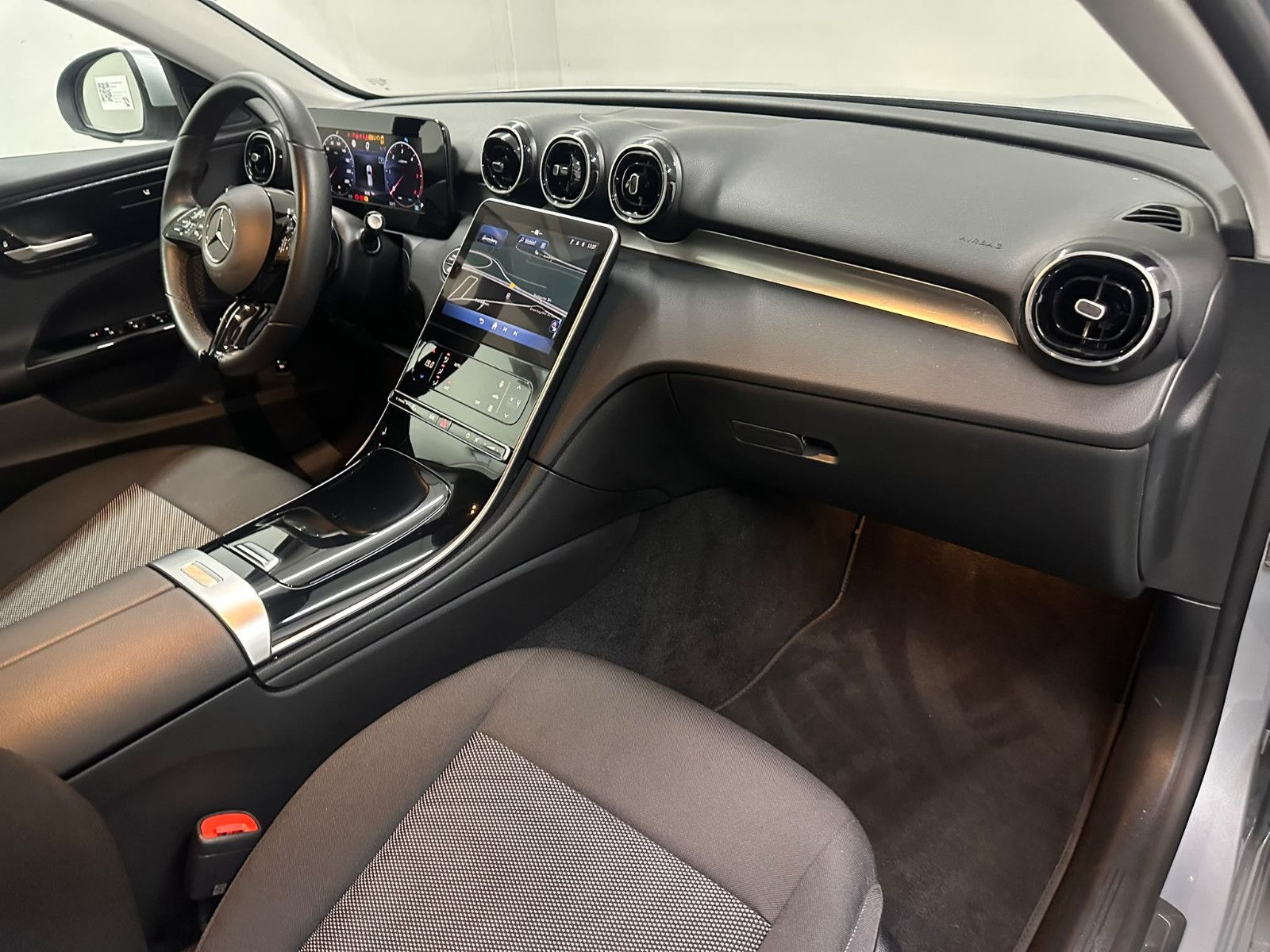 Fahrzeugabbildung Mercedes-Benz C 200 d T Autom. *KAMERA*AHK*DISTRO*LED*