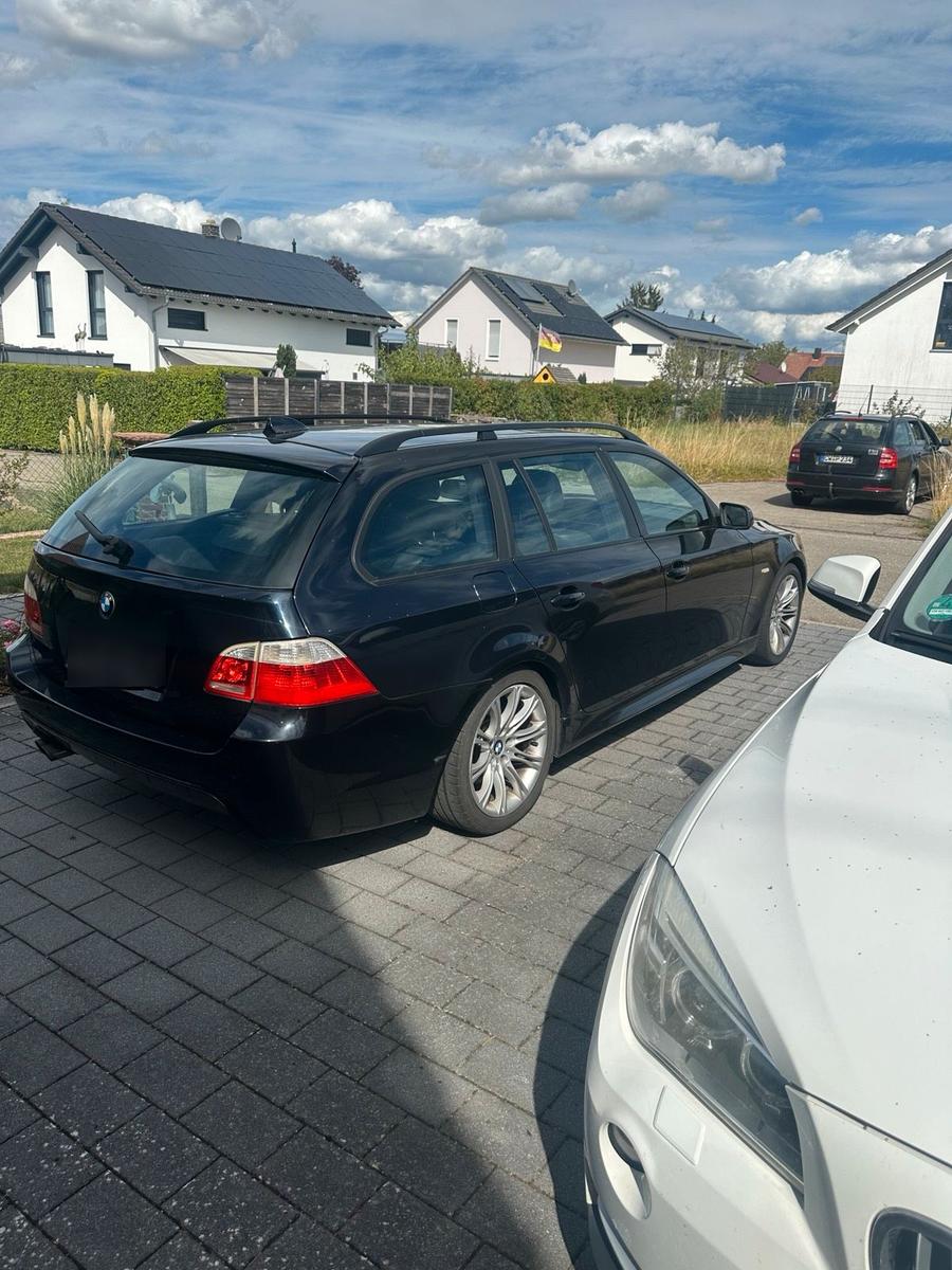 BMW 530 2006 — rear view