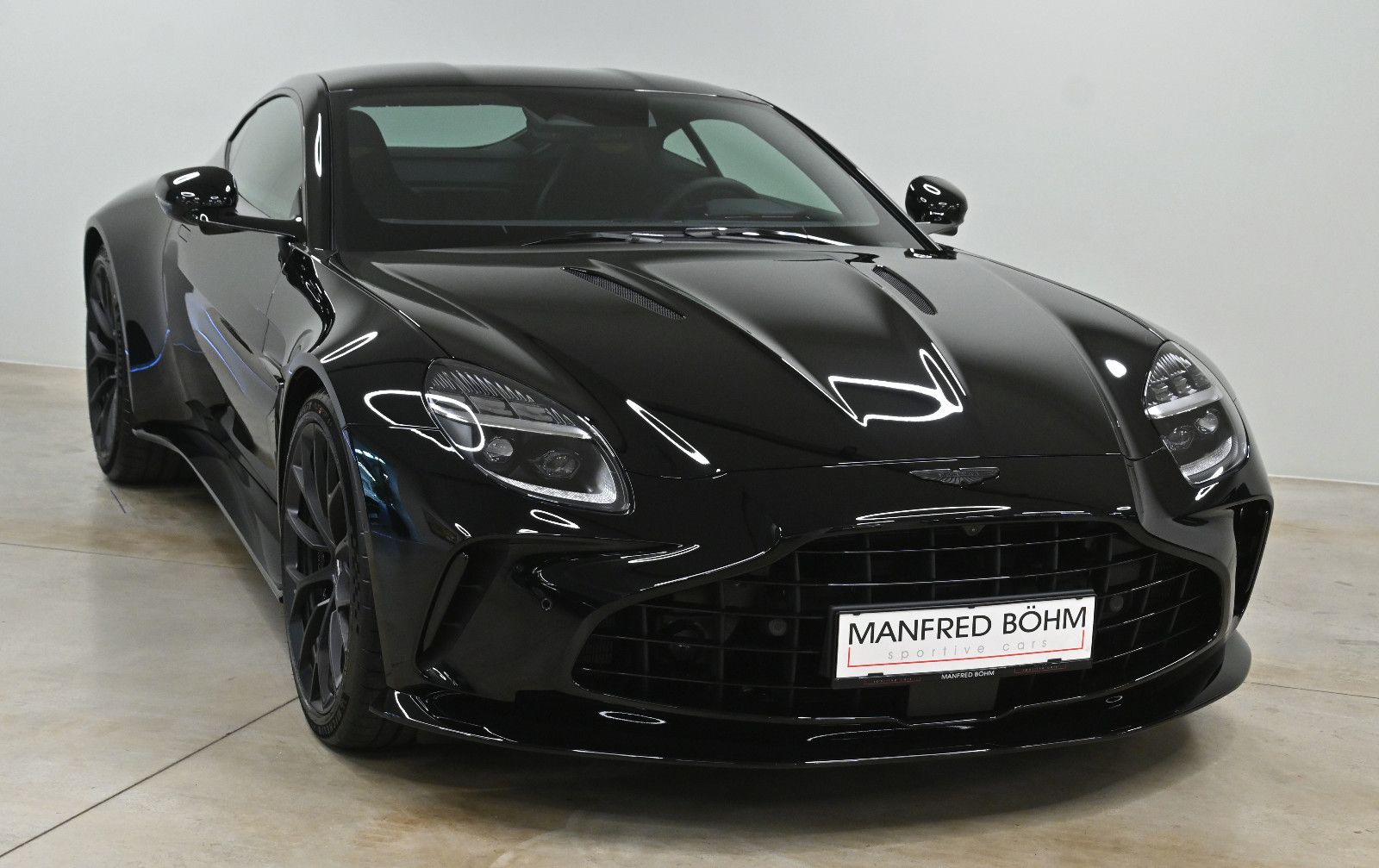 Aston Martin Vantage Coupe imagem 2