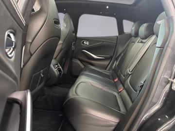 صورة مصغرة 12 لـ 2021 Aston Martin DBX