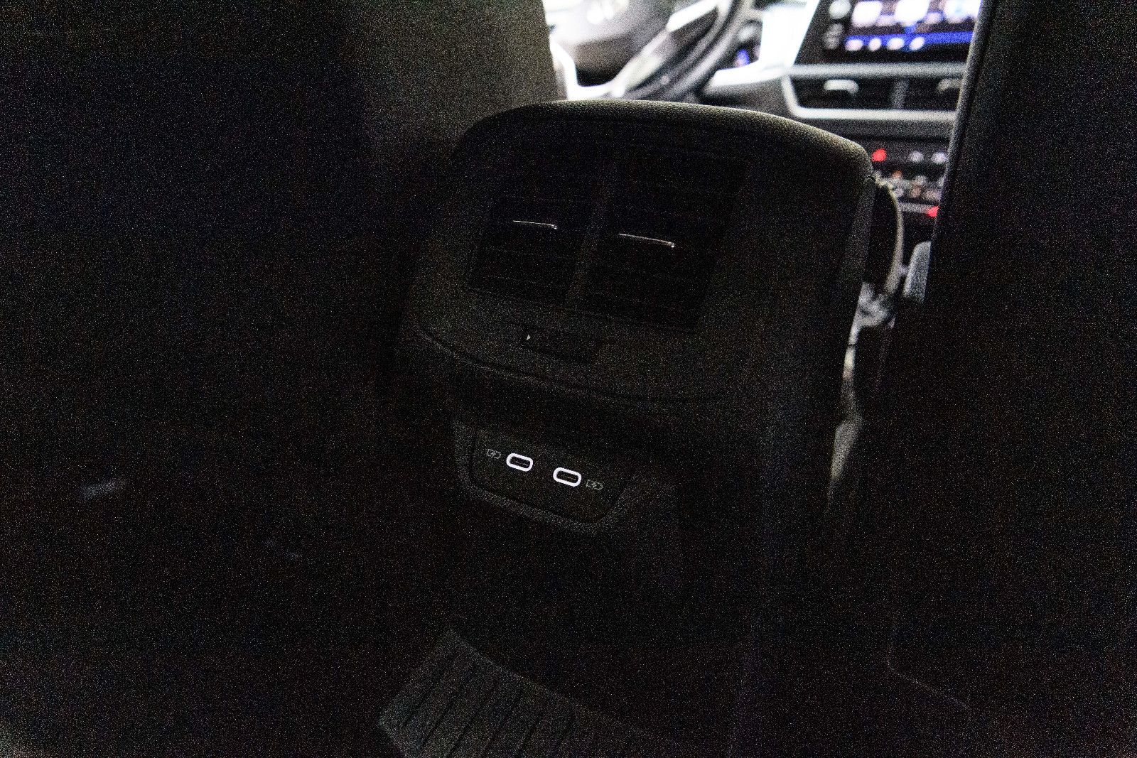 Fahrzeugabbildung Volkswagen T-Roc Style+Navi+We Connect+LED-Plus+ACC+