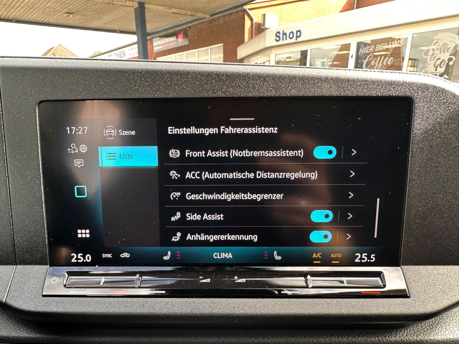 Fahrzeugabbildung Volkswagen Caddy Maxi Kombi 1.5 TSI Life DSG AHK/ACC/APP