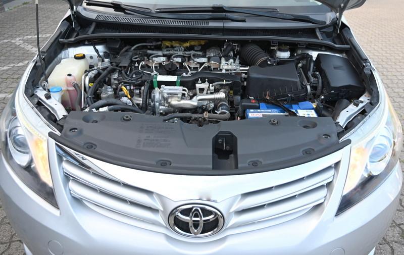 Toyota Avensis 2013 — photo 19