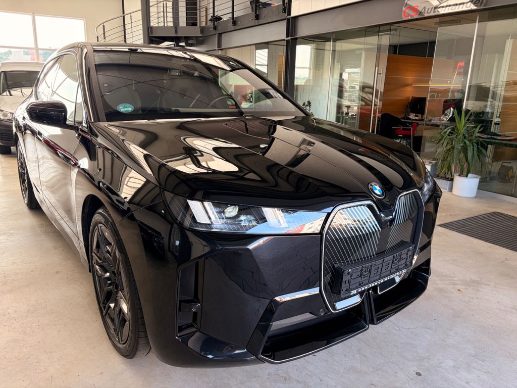 Image of BMW iX