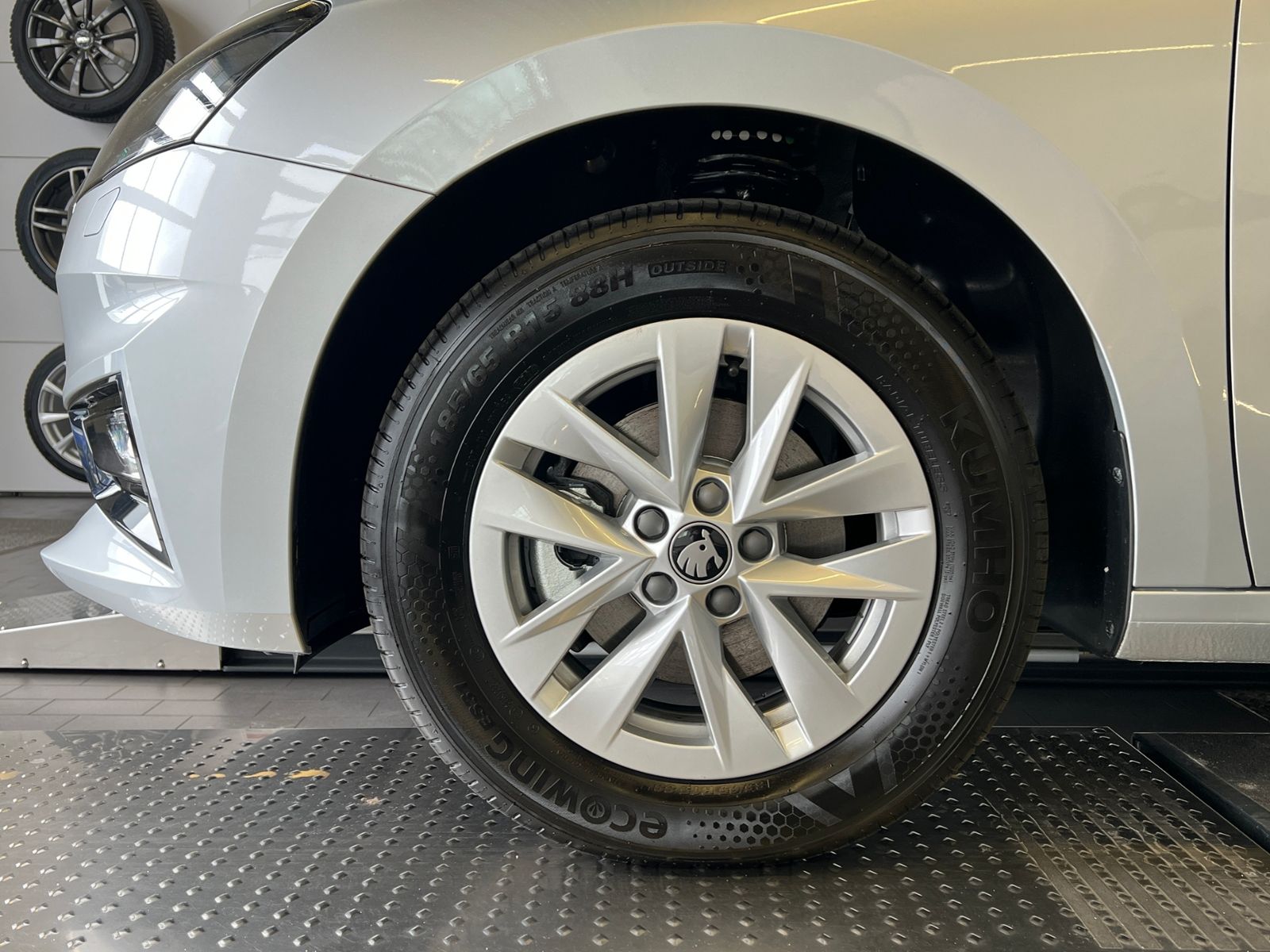 Fahrzeugabbildung SKODA Fabia IV Selection 1.0 TSI DSG *Vorb. AHK, LED,