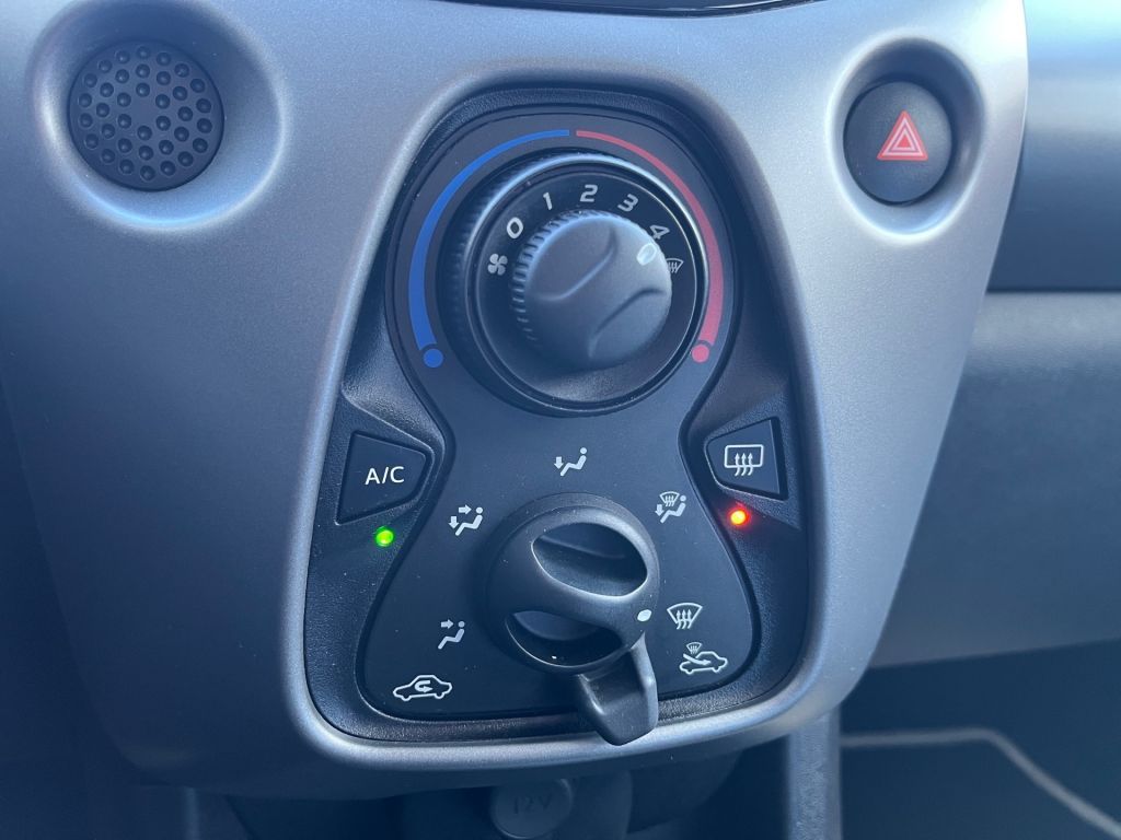 Toyota Aygo x-play club – Bild 17