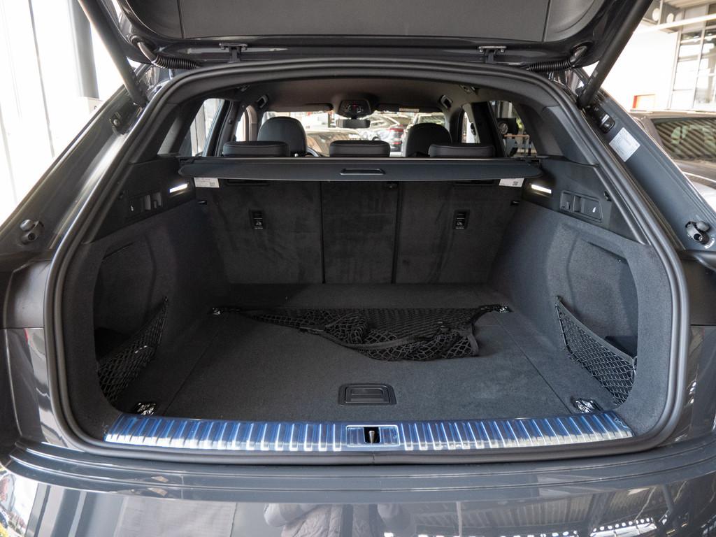 Audi Q8 S line 50 e-tron quattro 1.226,- EUR MTL* ACC