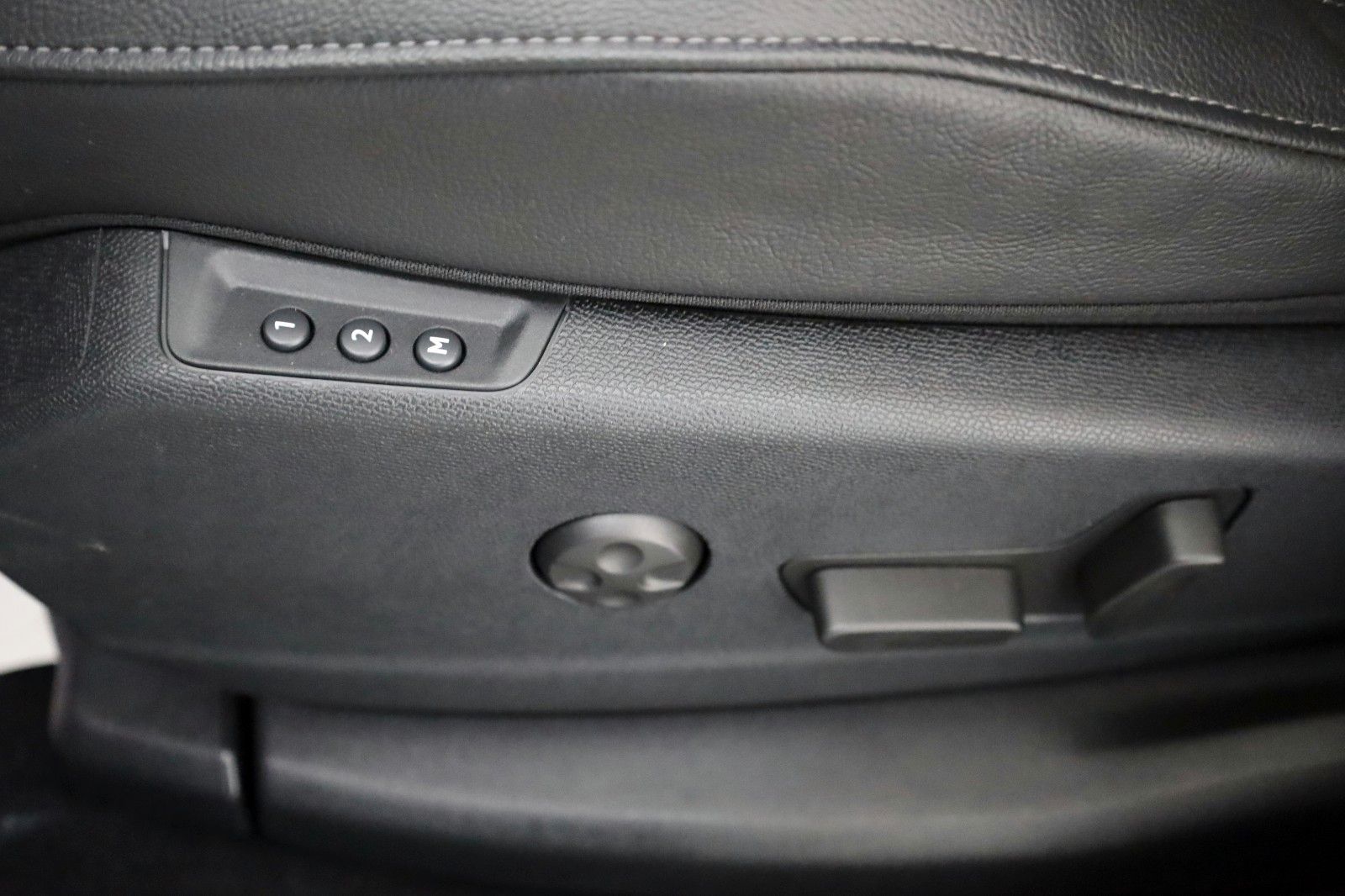 Fahrzeugabbildung DS Automobiles DS7 (Crossback),E-Tense,Rivoli,Leder,Kamera360°