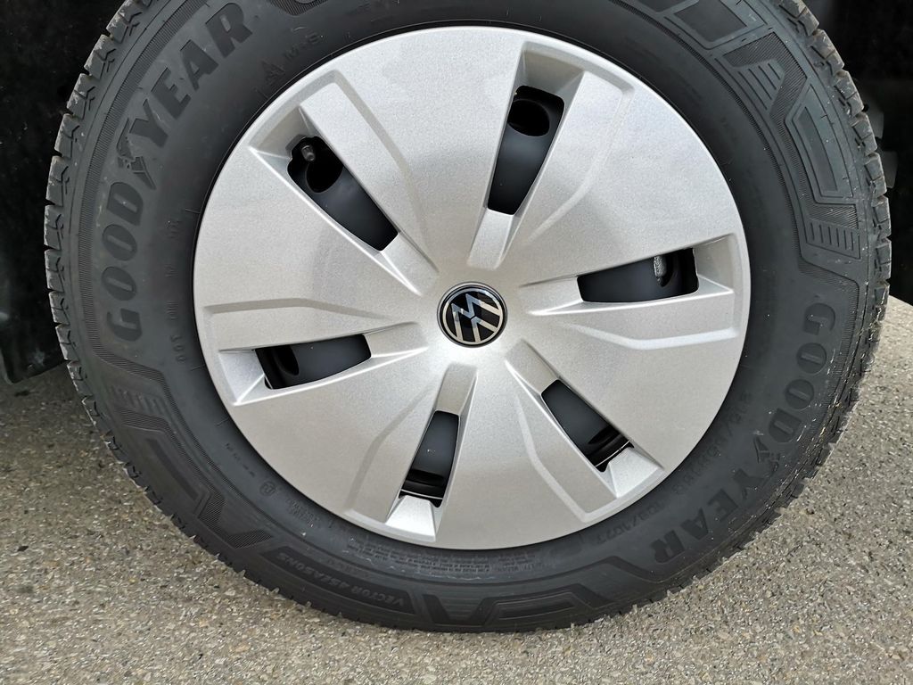 Volkswagen T7 Transporter — fotografia 3