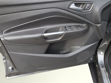 Fahrzeugabbildung Ford Kuga 1.5 Ecoboost ST-Line AHK Klima Xenon Navi