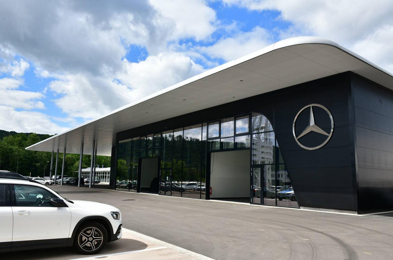 showroom-image-main