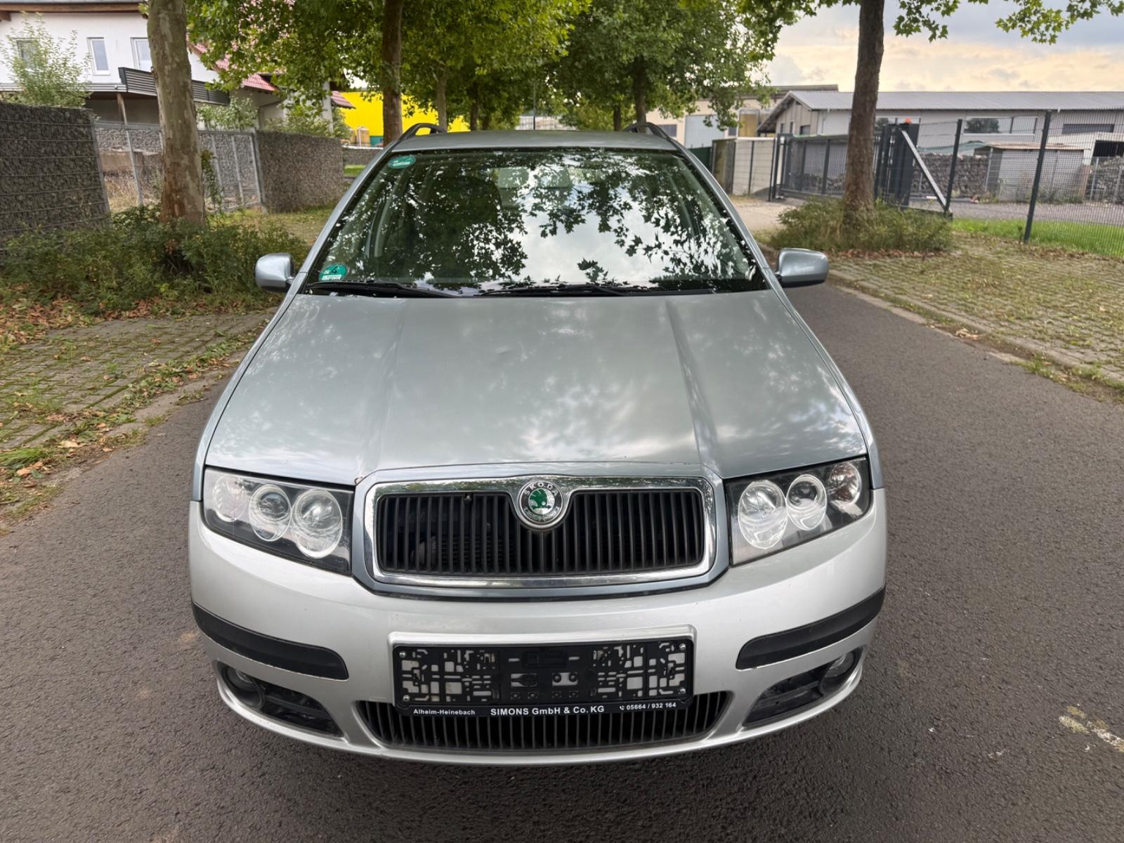 Skoda Fabia 2005 — rear view