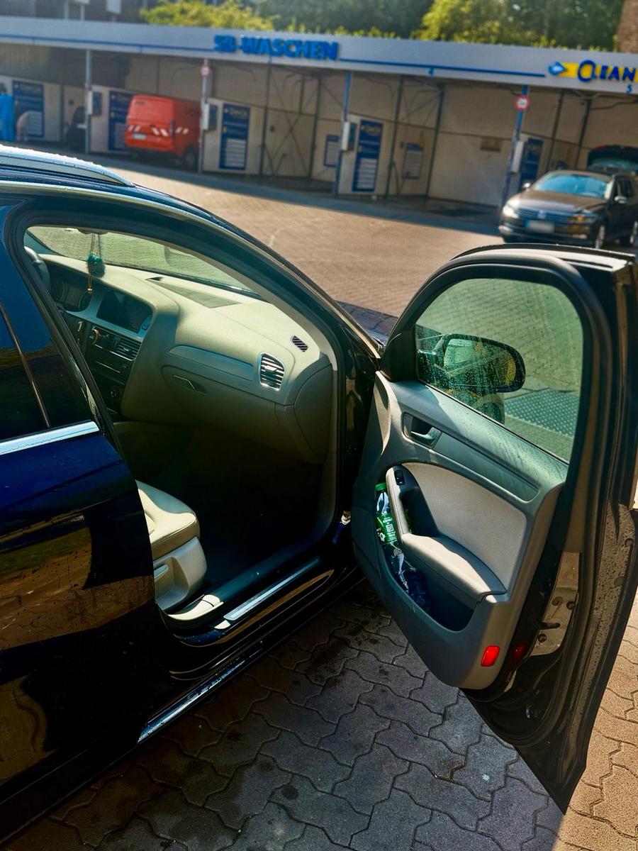 Audi A4 2009 — photo 5