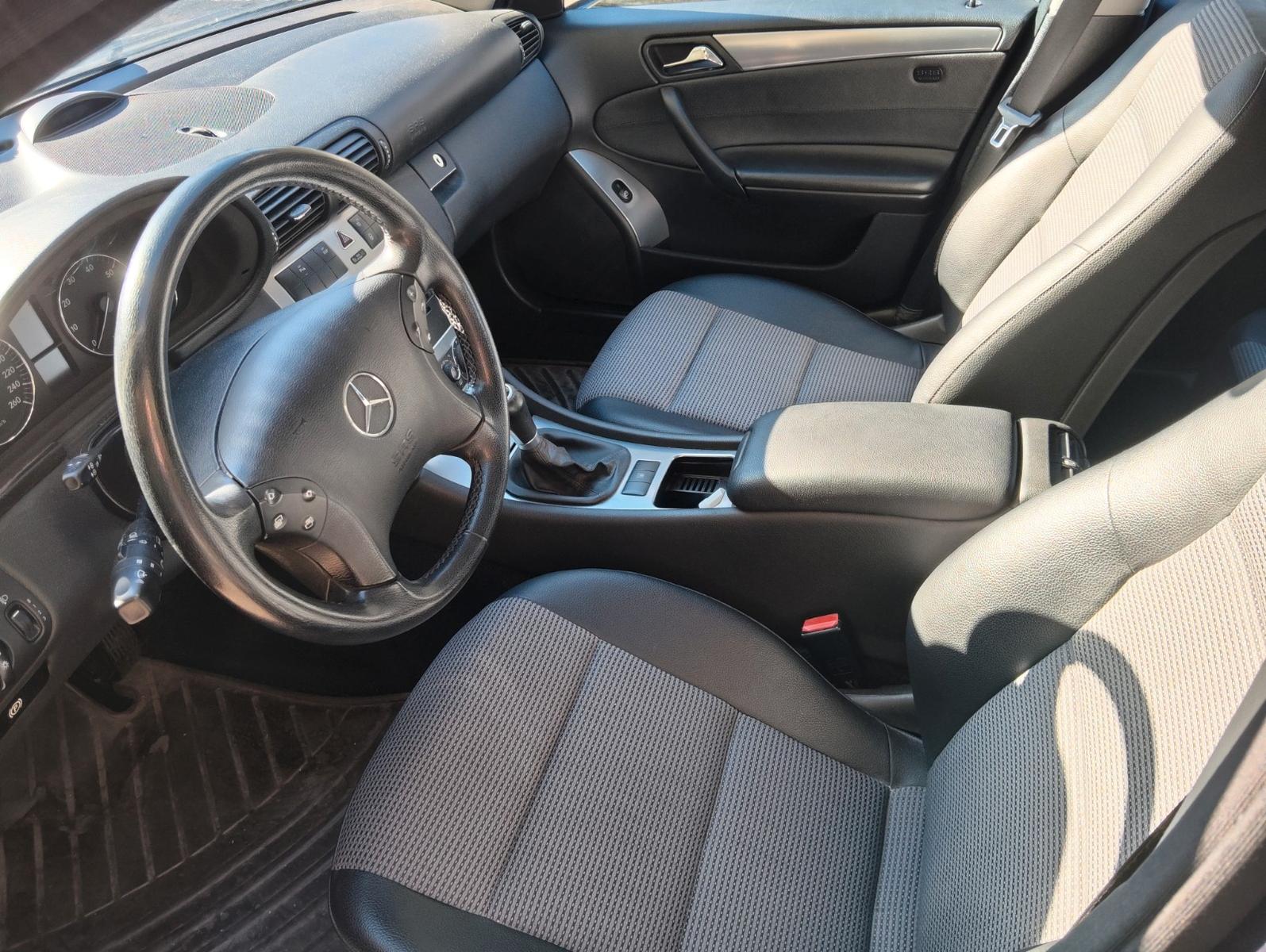 Mercedes-Benz C200 2005 — photo 5