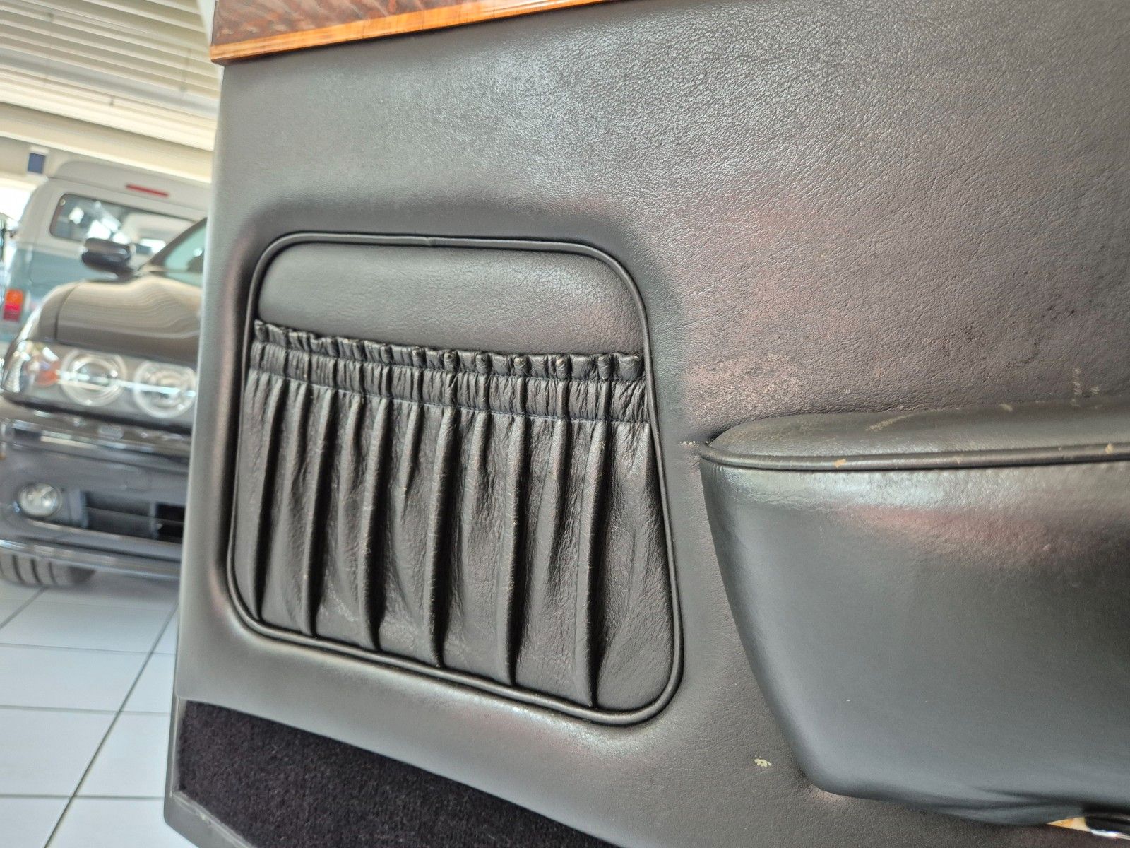 Fahrzeugabbildung Rolls-Royce Corniche/Technisch umfassend revidiert+Historie