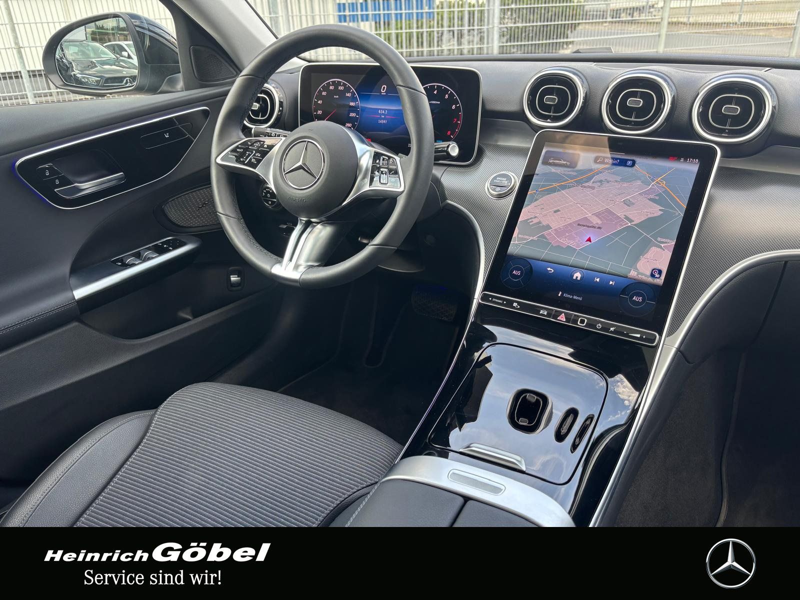 Fahrzeugabbildung Mercedes-Benz C 200 T AVANTGARDE*PANO*AHK*KAMERA*TOTWINKEL*