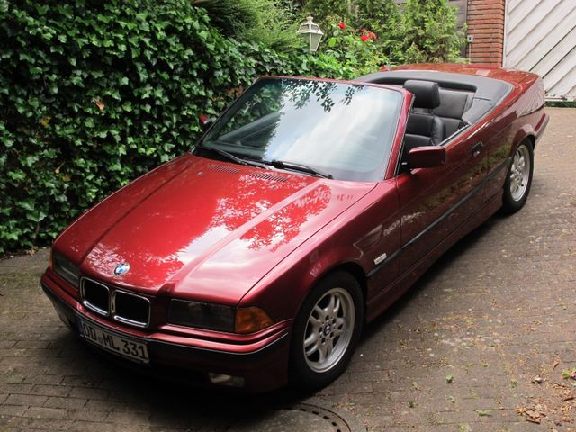 BMW 328i  Cabrio  mit Hardtop