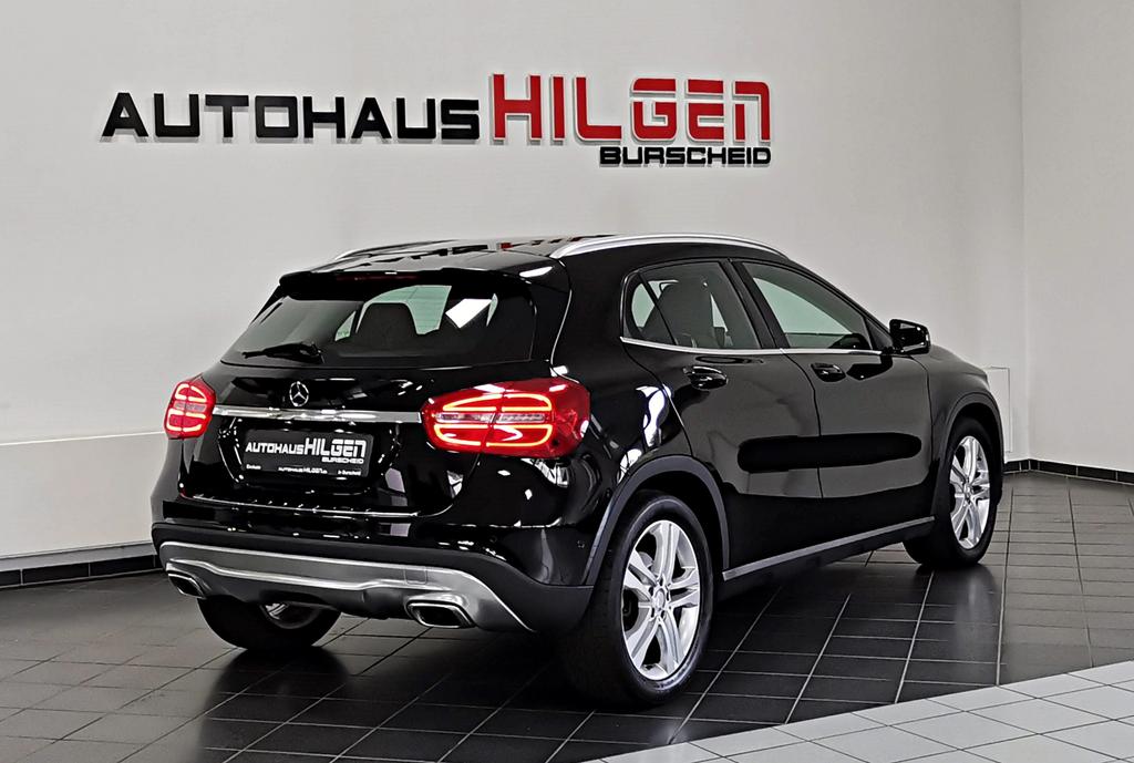 Mercedes-Benz GLA 200