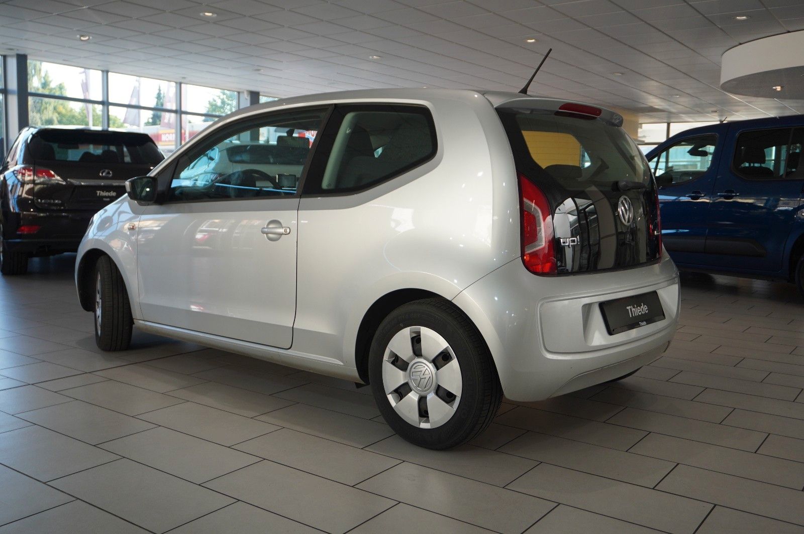 Fahrzeugabbildung Volkswagen up! 1.0 MOVE 3-TÜR NAVI/KLIMA/SPORT/CD/AUX/TÜV