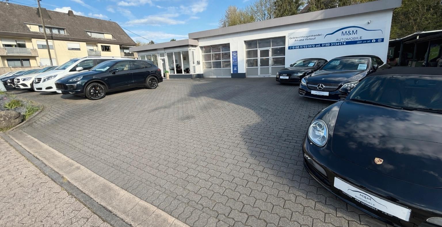 showroom-image-bottom