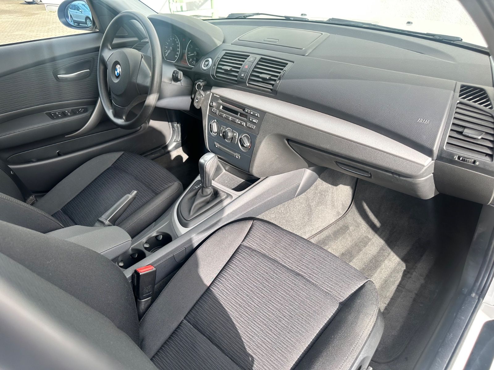 BMW 118 Limousine *1.Hand *Automatik *Orig.18.000Km foto 19