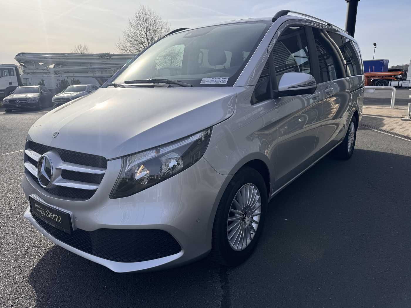 Fahrzeugabbildung Mercedes-Benz V 220 d EDITION DISTRONIC MBUX Kamera 6Sitze
