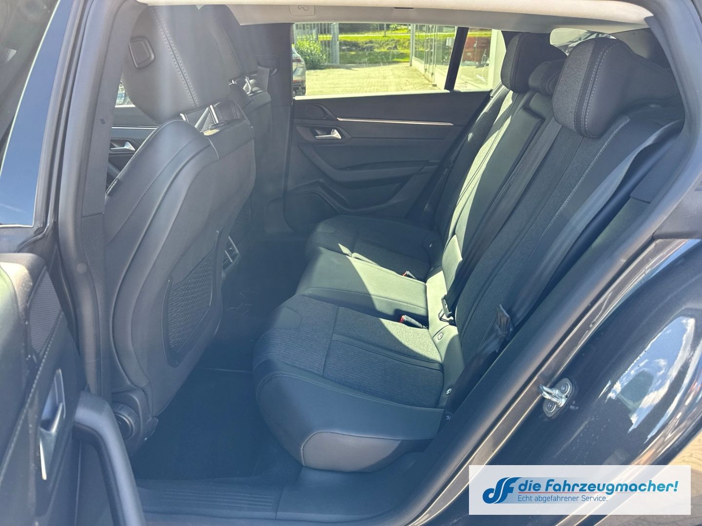 Fahrzeugabbildung Peugeot 508 SW Allure Pack 1.5 Navi 360 Kamera *UNFALLSC